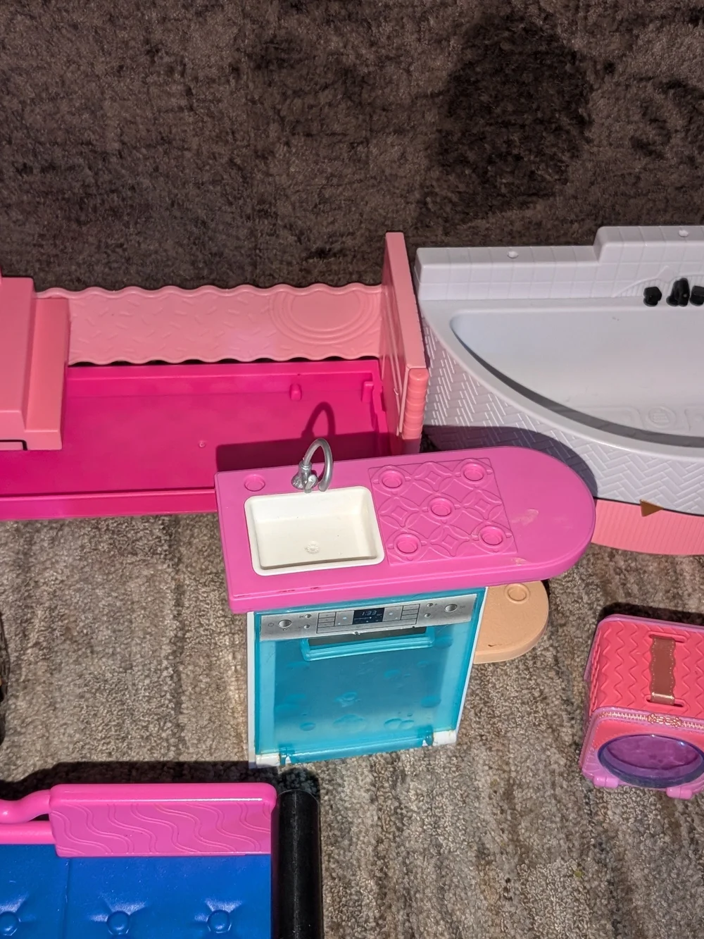 L.O.L. Surprise! Pink Blue Doll Furniture Set